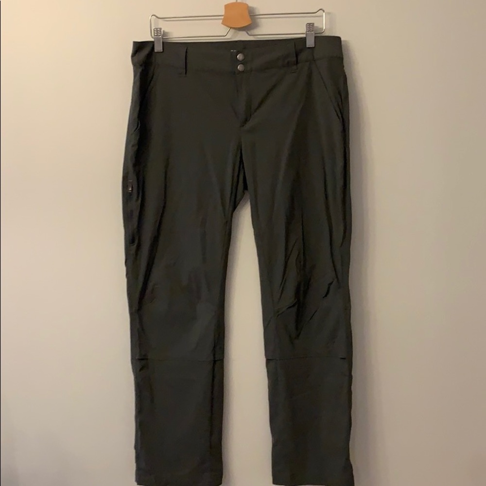 Columbia conversion hiking pants/capris. Size 14